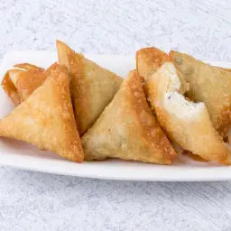 سمبوسة  جبن سائل